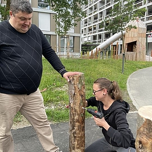 Holz impfen in der Stiftung Rossfeld